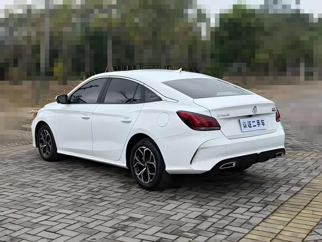 MG5 2023 180DVVT CVT Youth Luxury – фото 4