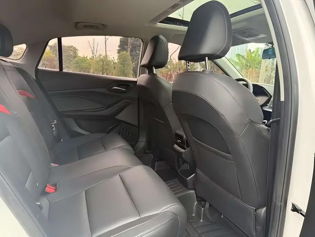 MG5 2023 180DVVT CVT Youth Luxury – фото 8
