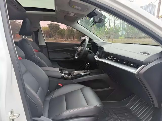 MG5 2023 180DVVT CVT Youth Luxury – фото 9