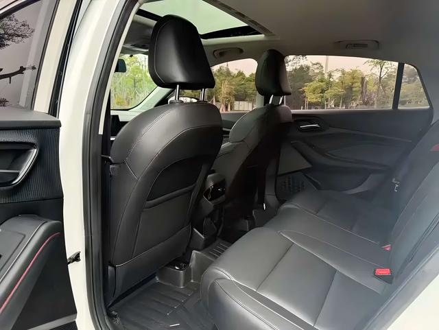 MG5 2023 180DVVT CVT Youth Luxury – фото 10