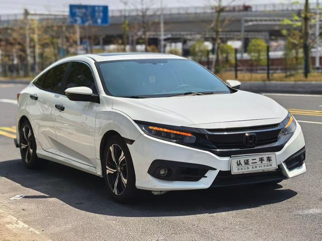 Honda Civic 2016 220TURBO CVT Premium – фото 3