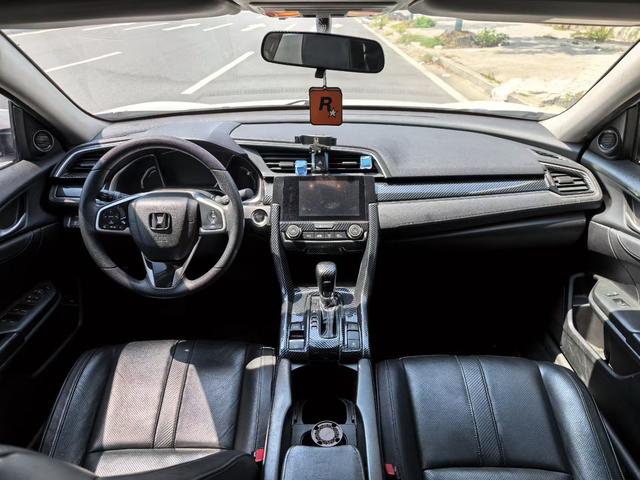 Honda Civic 2016 220TURBO CVT Premium – фото 6