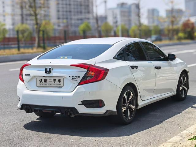 Honda Civic 2016 220TURBO CVT Premium – фото 7