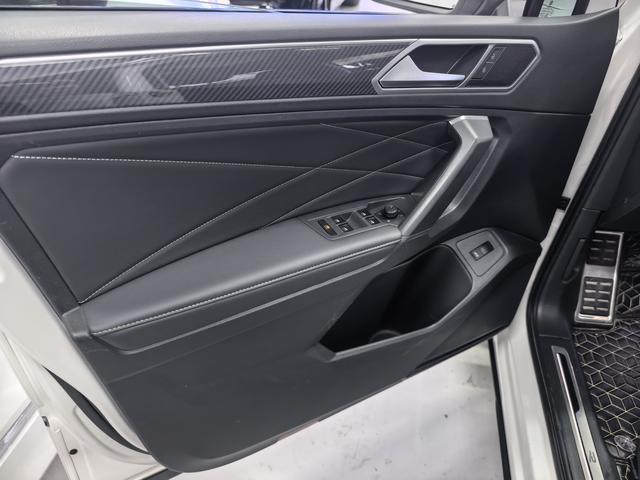 Volkswagen Tiguan L 2021 330 TSI Automatic FWD R-Line Enjoyment – фото 3