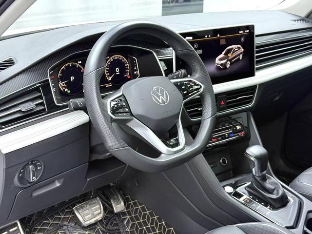 Volkswagen Tiguan L 2021 330 TSI Automatic FWD R-Line Enjoyment – фото 4