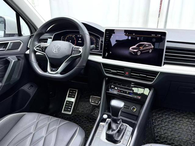 Volkswagen Tiguan L 2021 330 TSI Automatic FWD R-Line Enjoyment – фото 5