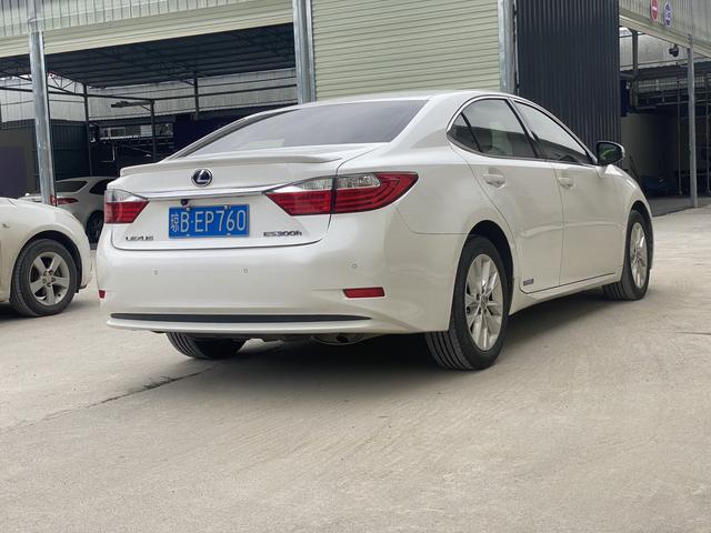 Lexus ES 2014 модификация 300h Elite Edition – фото 6
