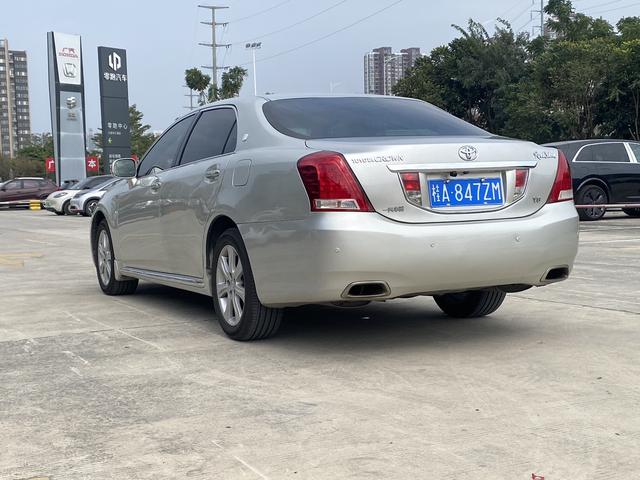 Toyota Crown 2010 модификация 3.0L Royal Saloon Exclusive Edition – фото 4