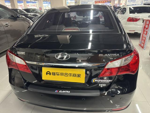 Hyundai Elantra 2015 1.6L Manual Comfort – фото 5