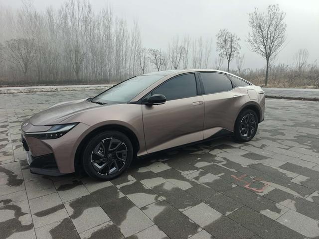 TOYOTA bZ3 Раздел 2023 Long Battery Li f e Pro PRO – фото 3