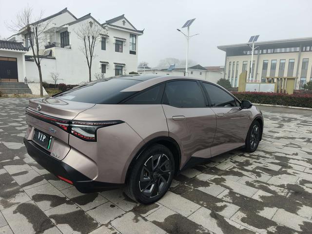 TOYOTA bZ3 Раздел 2023 Long Battery Li f e Pro PRO – фото 10