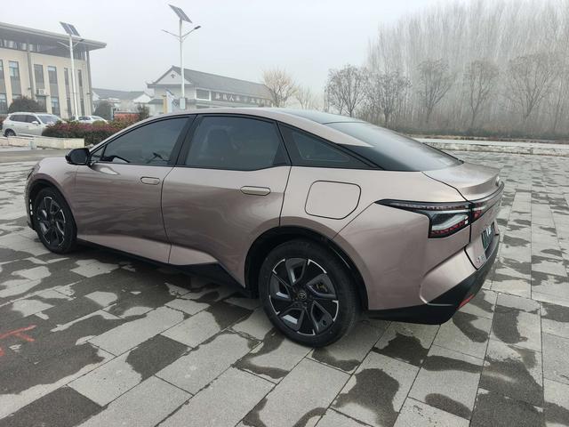TOYOTA bZ3 Раздел 2023 Long Battery Li f e Pro PRO – фото 13