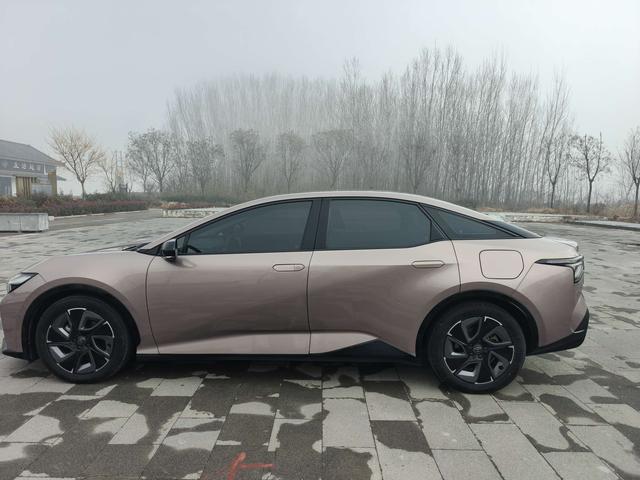 TOYOTA bZ3 Раздел 2023 Long Battery Li f e Pro PRO – фото 15