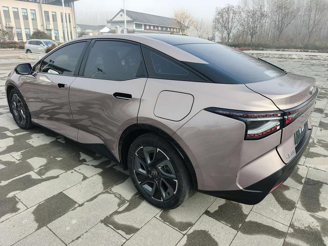 TOYOTA bZ3 Раздел 2023 Long Battery Li f e Pro PRO – фото 38