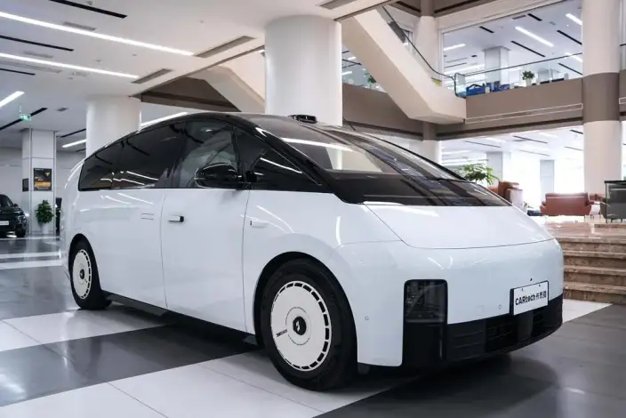 Li Auto MEGA 2025 Model Home Family Special Edition