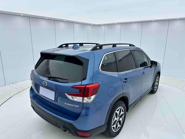 Subaru Forester 2022 2.0i AWD Luxury – фото 4