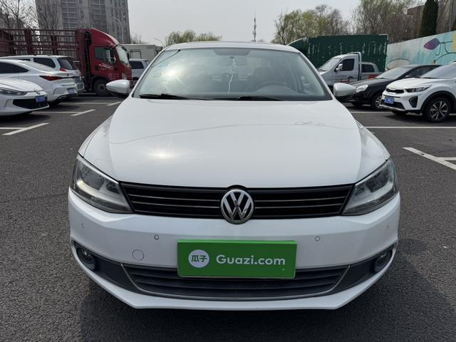 Volkswagen Sagitar 2012 1.4TSI Manual Luxury – фото 2