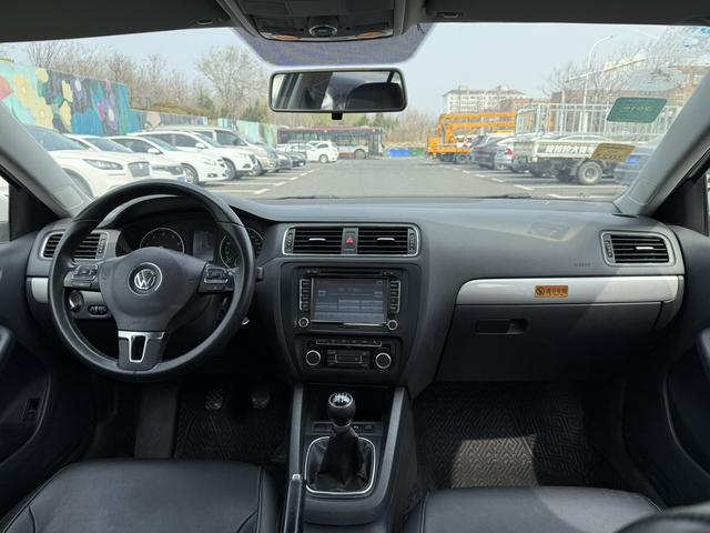 Volkswagen Sagitar 2012 1.4TSI Manual Luxury – фото 6