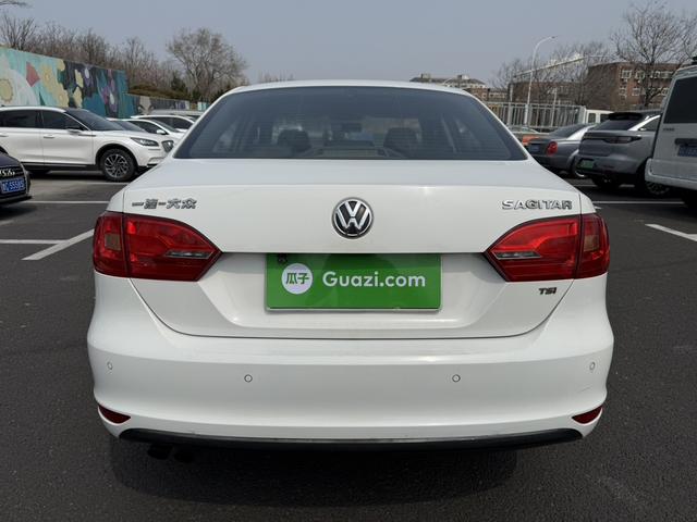 Volkswagen Sagitar 2012 1.4TSI Manual Luxury – фото 8