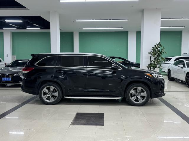 Toyota Highlander 2021 2.0T AWD Luxury 7-seat – фото 4