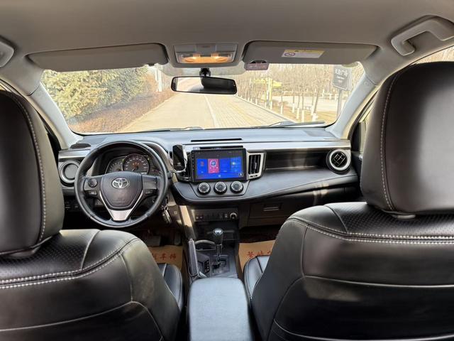 Toyota RAV4 2016 модификация 2.0L CVT 2WD Urban Edition – фото 6