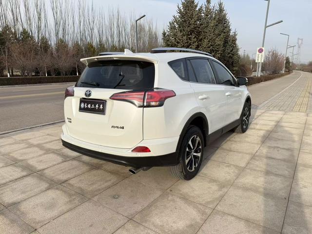Toyota RAV4 2016 модификация 2.0L CVT 2WD Urban Edition – фото 9