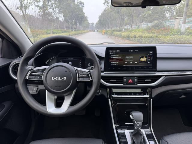 Kia K3 Модель 2021 года 1.5L IVT Fashion Edition – фото 4