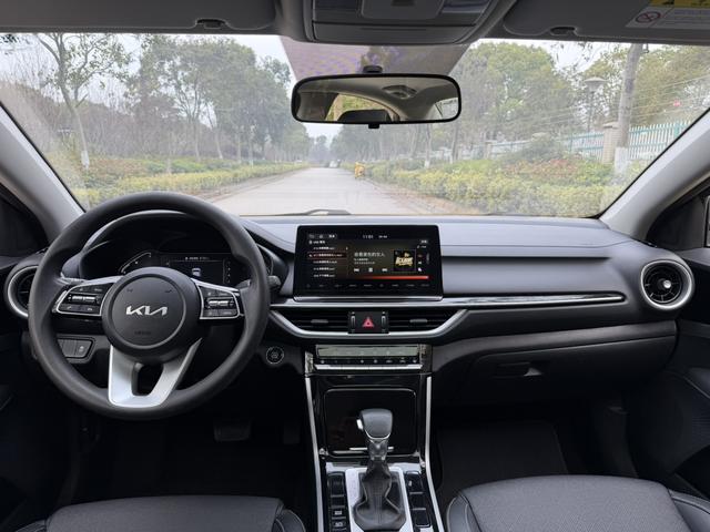Kia K3 Модель 2021 года 1.5L IVT Fashion Edition – фото 5