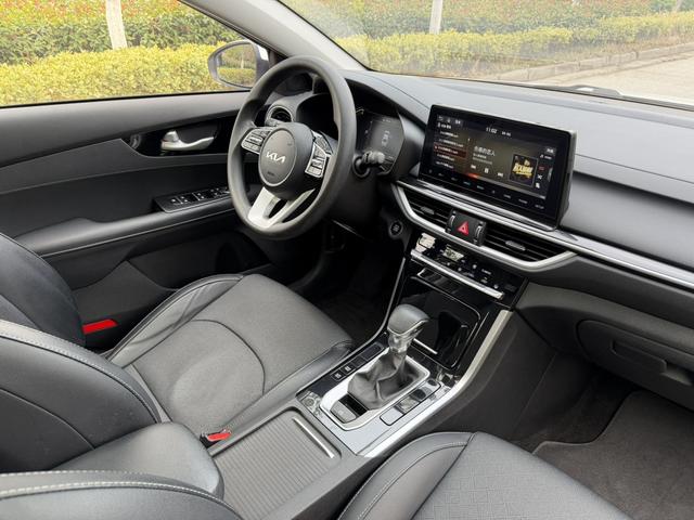 Kia K3 Модель 2021 года 1.5L IVT Fashion Edition – фото 12