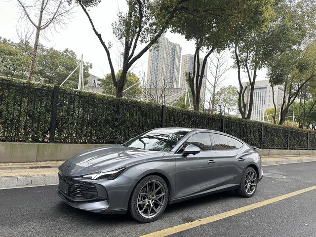 MG7 2023 2.0T Automatic Beauty Hunter Premium