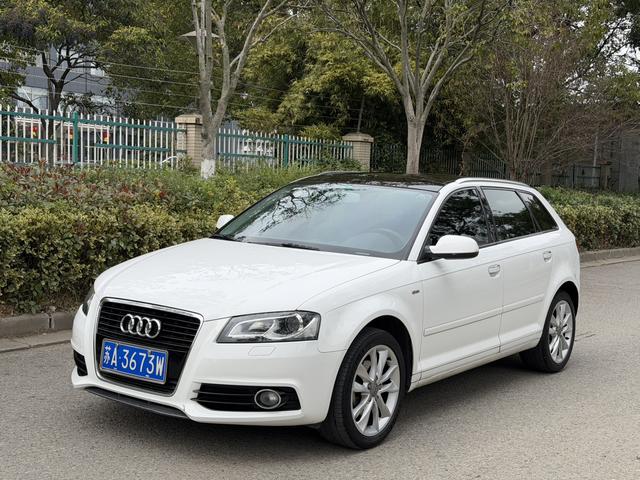 Audi A3 import 2013 модификация Sportback 30 TFSI Com f ort – фото 1