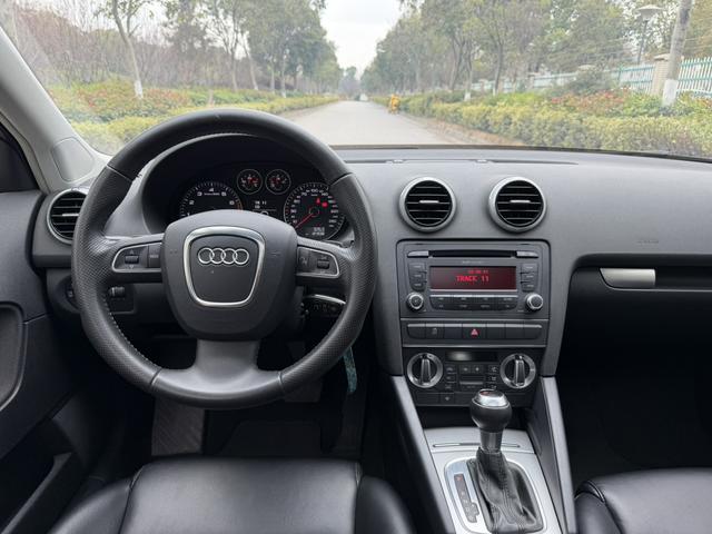 Audi A3 import 2013 модификация Sportback 30 TFSI Com f ort – фото 4