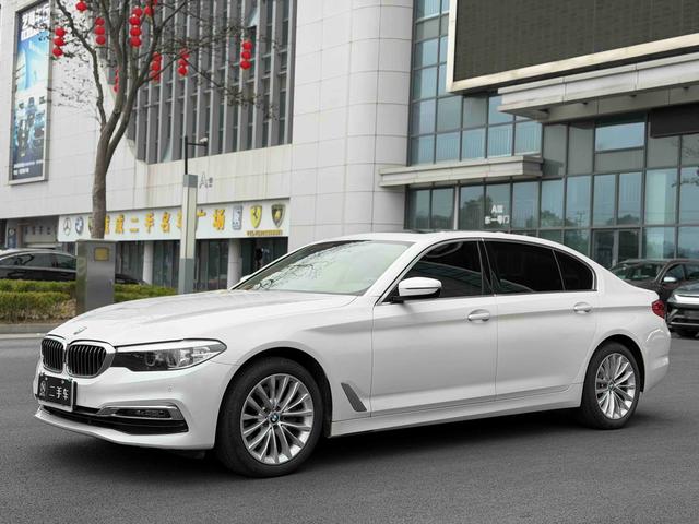 BMW 5 Series 2019 525Li Luxury Package – фото 1