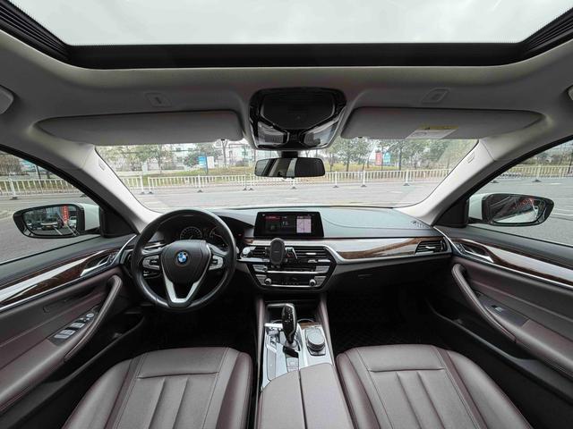 BMW 5 Series 2019 525Li Luxury Package – фото 21