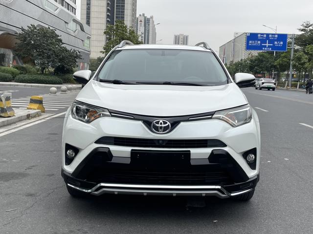 Toyota RAV4 2016 2.0L CVT 2WD Fashion – фото 2