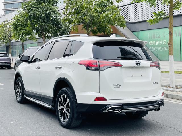 Toyota RAV4 2016 2.0L CVT 2WD Fashion – фото 14