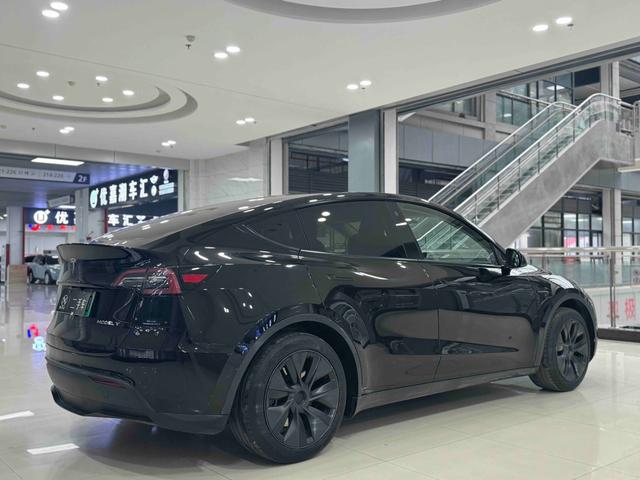 Tesla Model Y 2023 RWD – фото 5