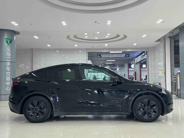 Tesla Model Y 2023 RWD – фото 6