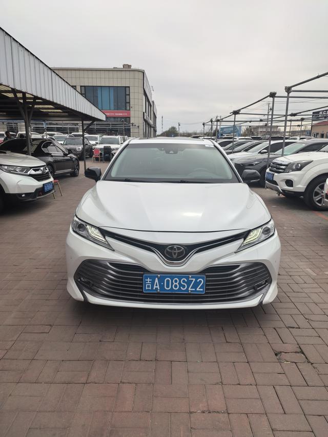 Toyota Camry 2018 2.0G Luxury – фото 2