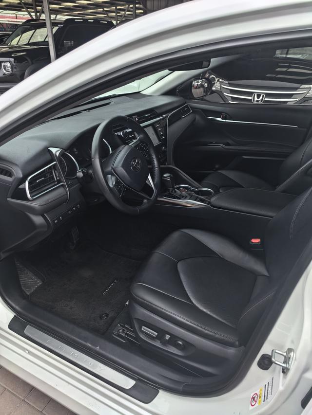 Toyota Camry 2018 2.0G Luxury – фото 7