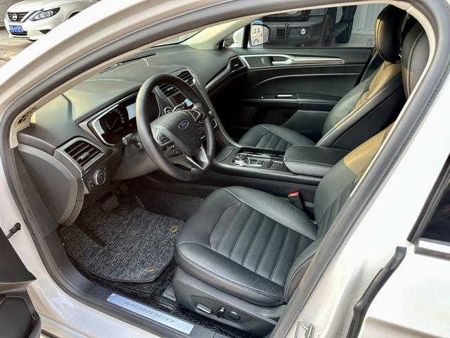 Ford Mondeo Модель 2018 года EcoBoost 200 Luxury – фото 4