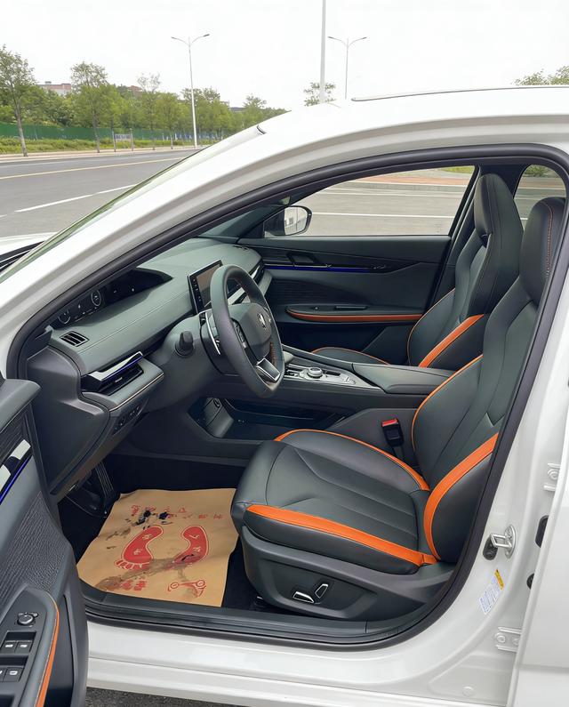 Changan UNI-V 2023 1.5T Premium Enjoy – фото 7