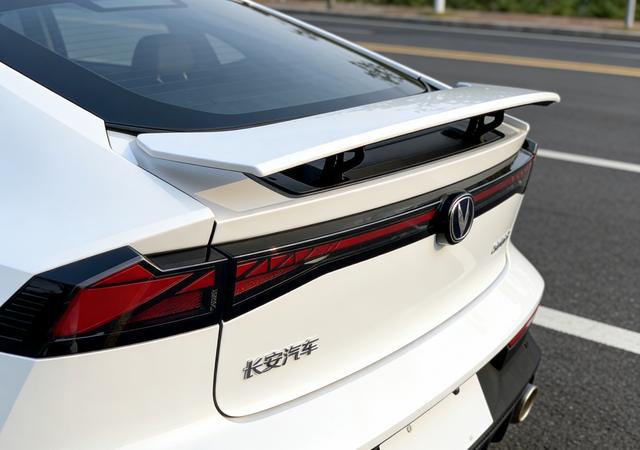 Changan UNI-V 2023 1.5T Premium Enjoy – фото 9