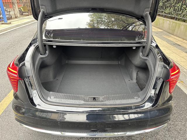 Hongqi H5 2023 2.0T Automatic Connected Qiling – фото 16