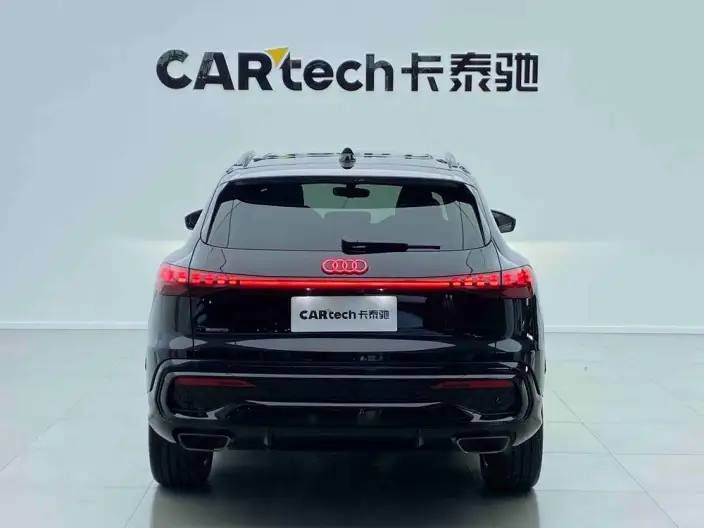 Audi Q5L 2026 Model 2.0T 10M Users Edition Edition