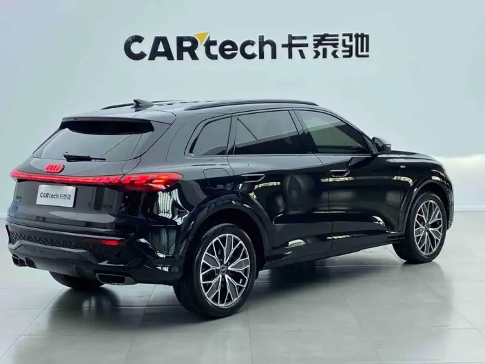 Audi Q5L 2026 Model 2.0T 10M Users Edition Edition
