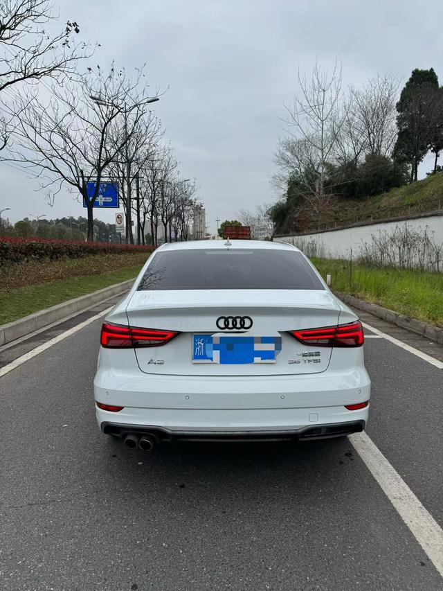 Audi A3 2018 30th Anniversary Limousine 35 TFSI Style – фото 8
