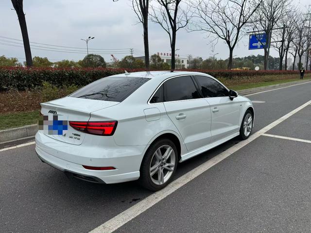 Audi A3 2018 30th Anniversary Limousine 35 TFSI Style – фото 9