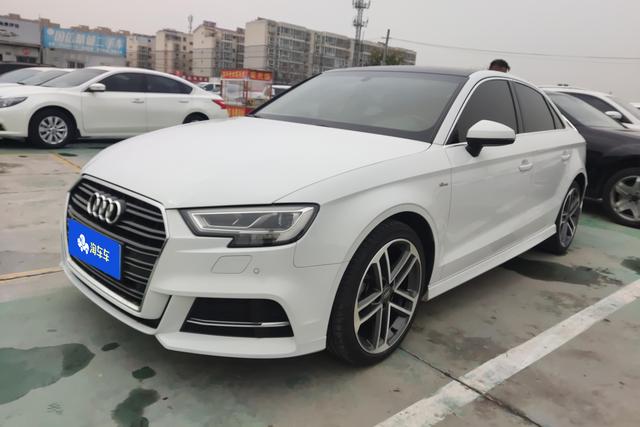 Audi A3 2018 30th Anniversary Limousine 35 TFSI Sport – фото 1