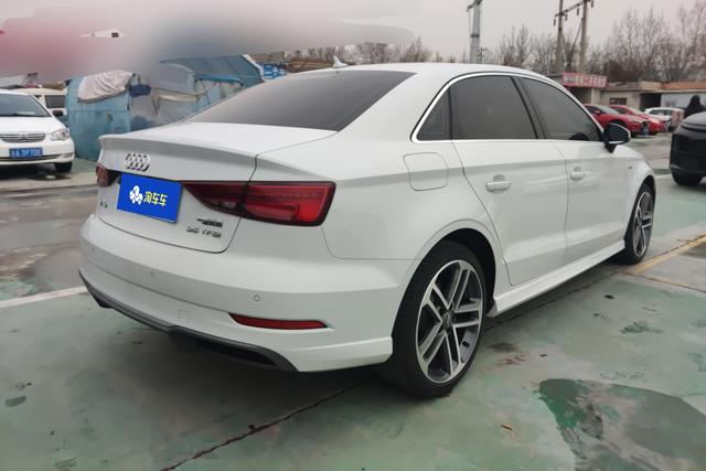Audi A3 2018 30th Anniversary Limousine 35 TFSI Sport – фото 9